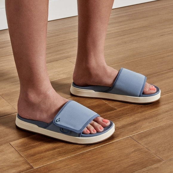 OluKai Nu'a 'Olu Slide Sandals - Size 9 - Picture 1 of 15